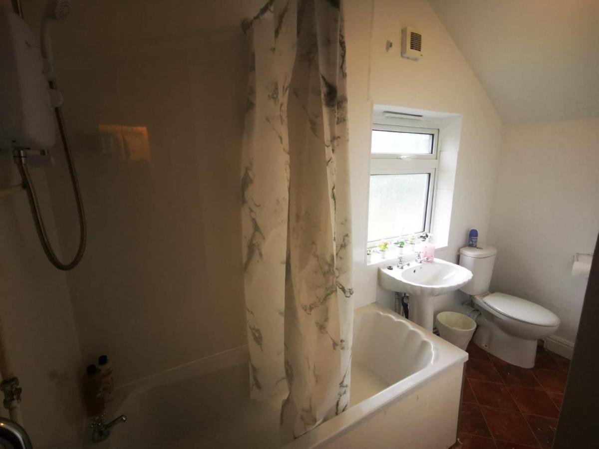 Homestay Family - Sutherland Place *